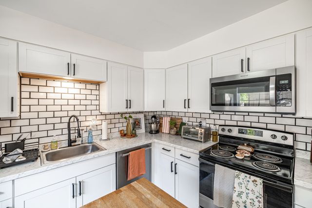 5600 Country Dr Apt 164, Nashville, TN 37211
