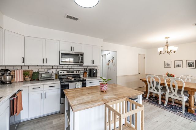 5600 Country Dr Apt 164, Nashville, TN 37211