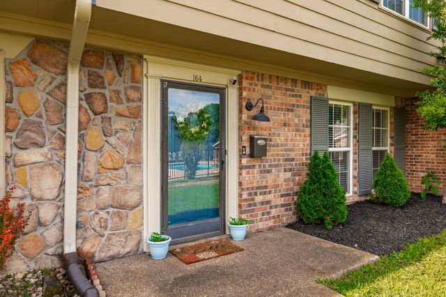 5600 Country Dr Apt 164, Nashville, TN 37211