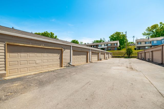 5600 Country Dr Apt 164, Nashville, TN 37211