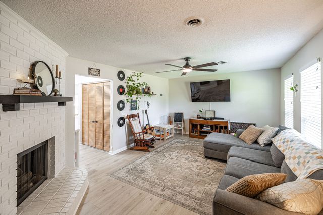 5600 Country Dr Apt 164, Nashville, TN 37211
