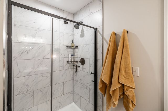 5600 Country Dr Apt 164, Nashville, TN 37211