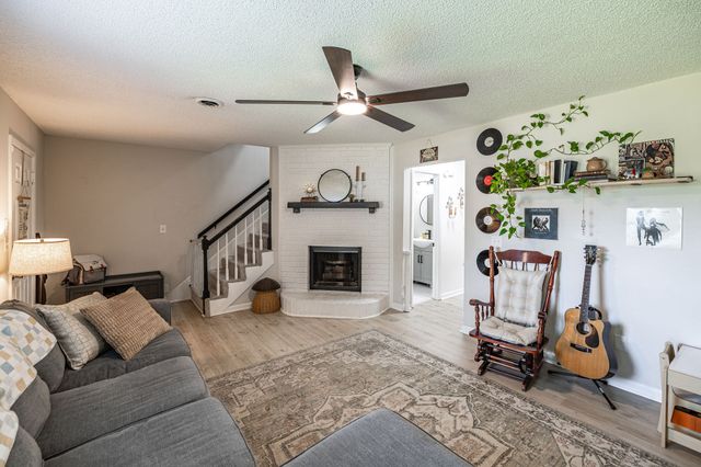 5600 Country Dr Apt 164, Nashville, TN 37211