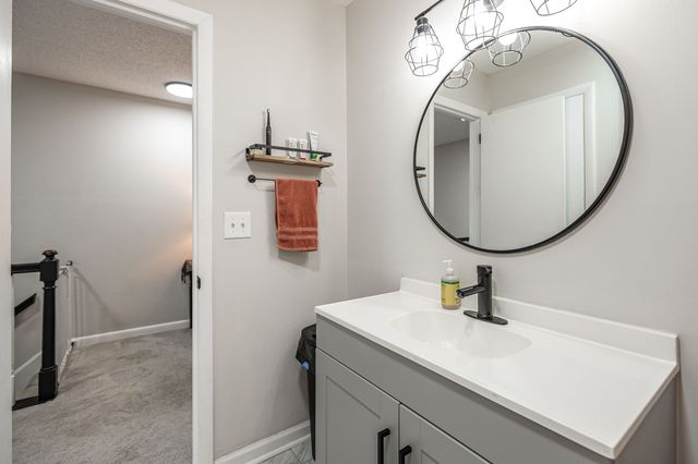 5600 Country Dr Apt 164, Nashville, TN 37211