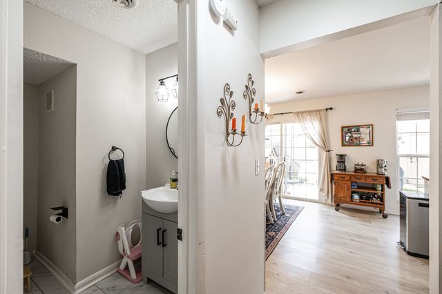 5600 Country Dr Apt 164, Nashville, TN 37211