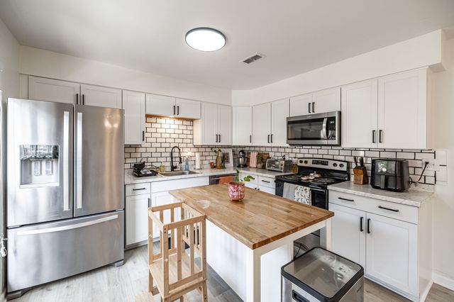 5600 Country Dr Apt 164, Nashville, TN 37211