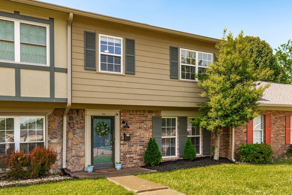 5600 Country Dr Apt 164, Nashville, TN 37211