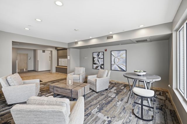 7601 Aldrich Avenue S 307, Richfield, MN 55423
