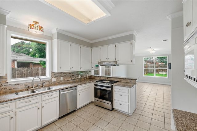 305 Augsburg Lane, College Station, TX 77845
