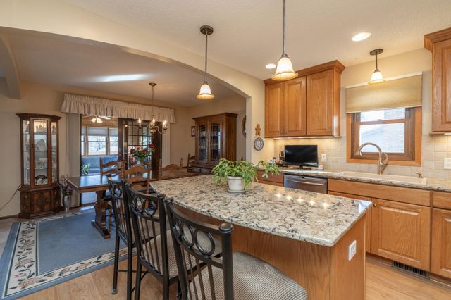 9901 Oakland Avenue S, Bloomington, MN 55420