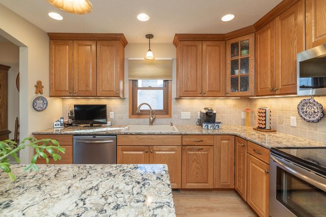 9901 Oakland Avenue S, Bloomington, MN 55420