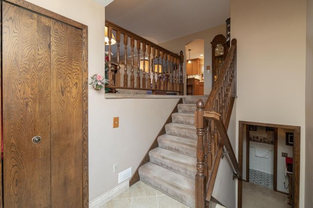 9901 Oakland Avenue S, Bloomington, MN 55420