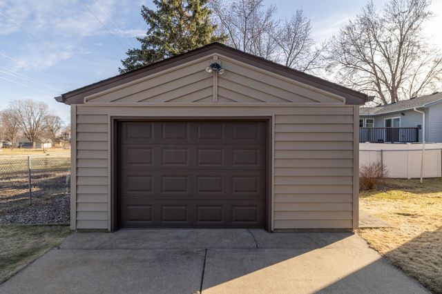 9901 Oakland Avenue S, Bloomington, MN 55420