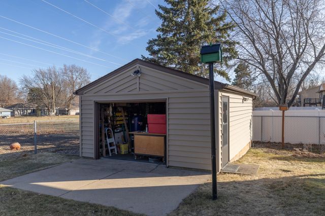 9901 Oakland Avenue S, Bloomington, MN 55420