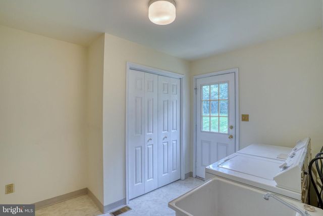 2 LILAC CT, Wilmington, DE 19808
