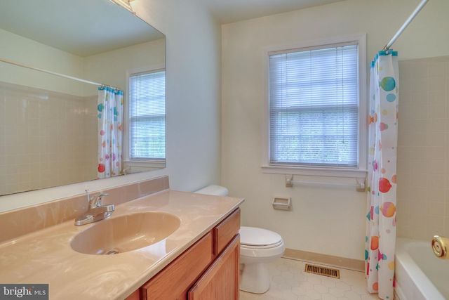 2 LILAC CT, Wilmington, DE 19808