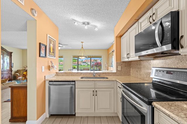 14407 Via Royale 1, Delray Beach, FL 33446