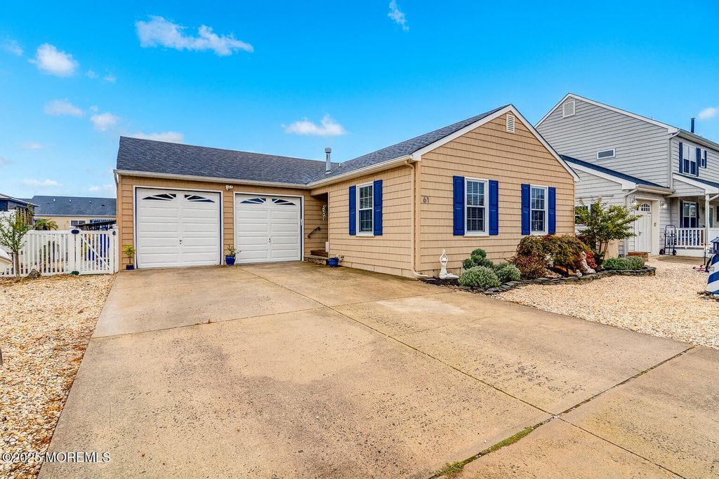 61 Yardarm Court, Bayville, NJ 08721