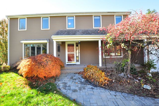 16 Virginia Lane, Farmington, CT 06085