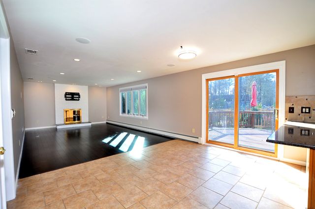 16 Virginia Lane, Farmington, CT 06085