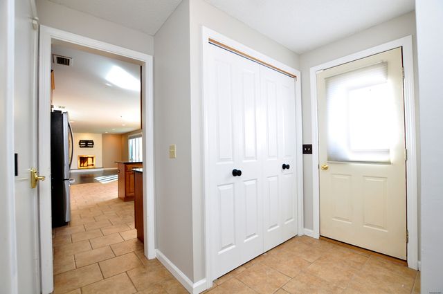 16 Virginia Lane, Farmington, CT 06085