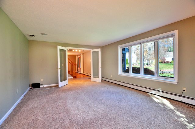 16 Virginia Lane, Farmington, CT 06085