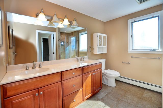 16 Virginia Lane, Farmington, CT 06085