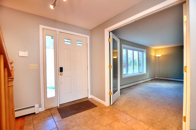 16 Virginia Lane, Farmington, CT 06085