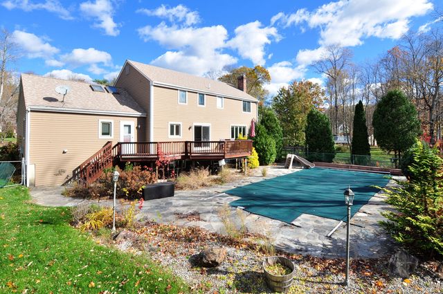 16 Virginia Lane, Farmington, CT 06085