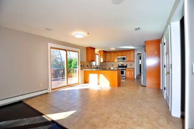 16 Virginia Lane, Farmington, CT 06085