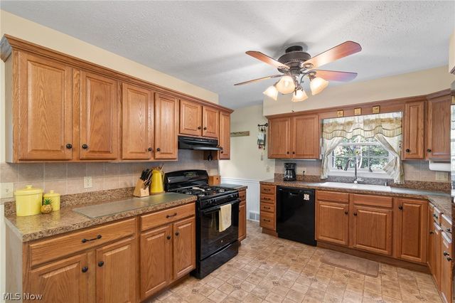 370 N Cleveland Avenue, Mogadore, OH 44260