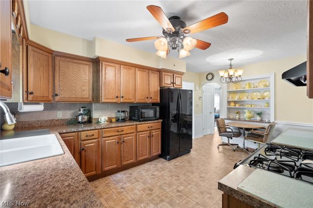 370 N Cleveland Avenue, Mogadore, OH 44260