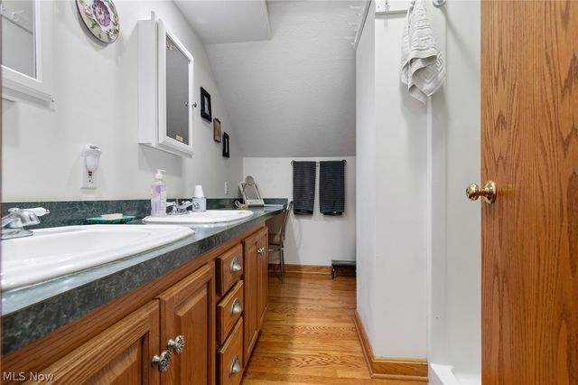 370 N Cleveland Avenue, Mogadore, OH 44260