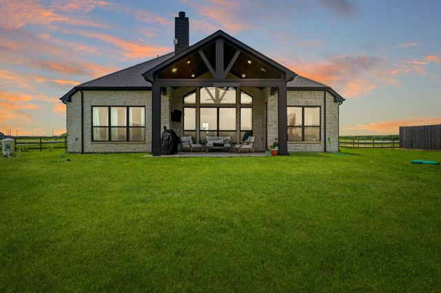 15757 County Road 272, East Bernard, TX 77435