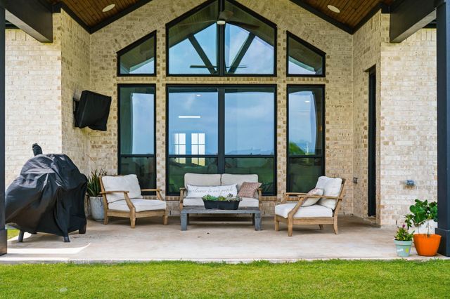 15757 County Road 272, East Bernard, TX 77435