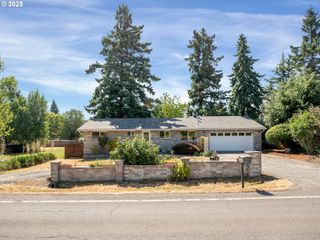 19600 S SOUTH END Rd, Oregon City, OR 97045