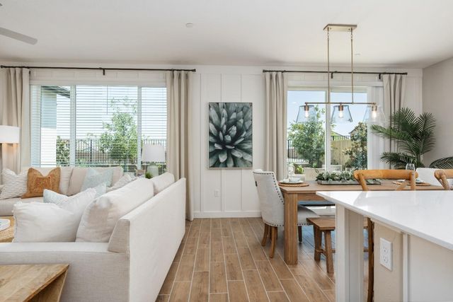 6748 E Pine Avenue, Fresno, CA 93727