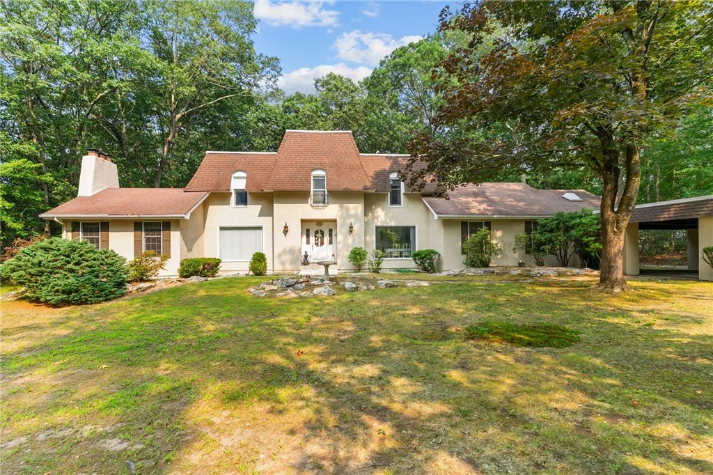 300 Country View Drive, Warwick, RI 02886