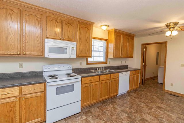 120 N 7TH ST, Selmer, TN 38375