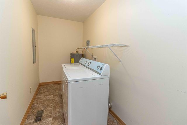 120 N 7TH ST, Selmer, TN 38375