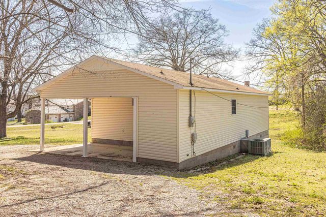120 N 7TH ST, Selmer, TN 38375