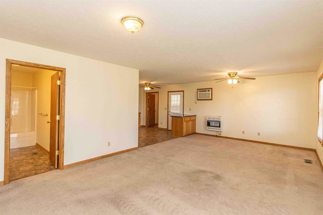 120 N 7TH ST, Selmer, TN 38375
