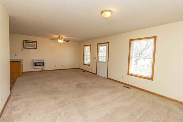 120 N 7TH ST, Selmer, TN 38375