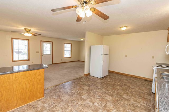 120 N 7TH ST, Selmer, TN 38375