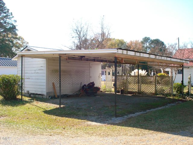 235 Iris Bryant Road, Erwin, NC 28339