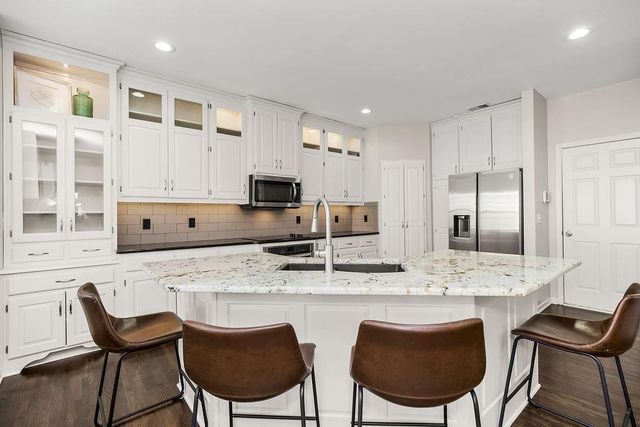 14630 NW 63rd Street, Parkville, MO 64152