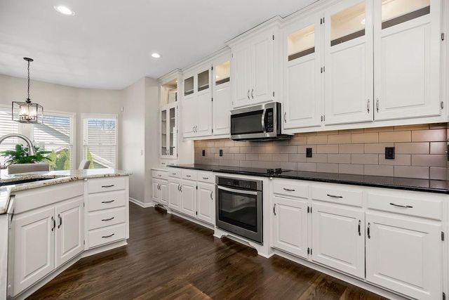 14630 NW 63rd Street, Parkville, MO 64152