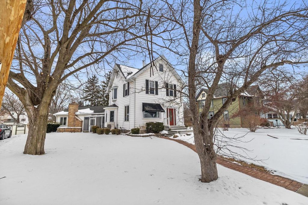 224 N Fremont STREET, Whitewater, WI 53190