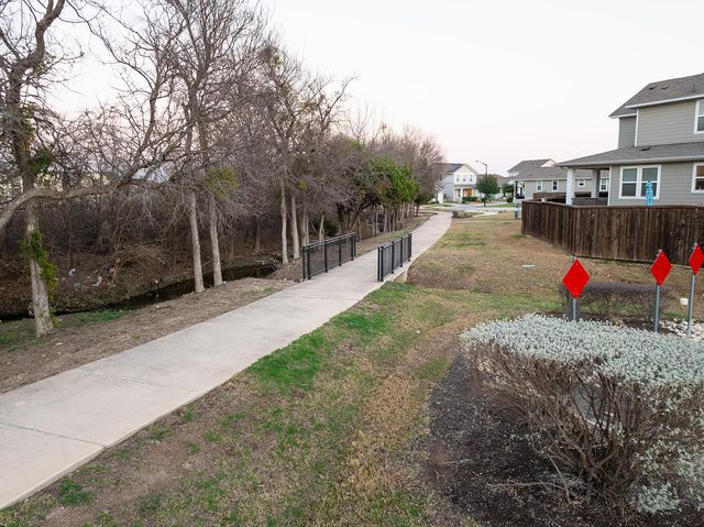 313 Michaelis DR, Leander, TX 78641