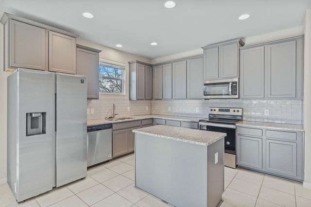 313 Michaelis DR, Leander, TX 78641